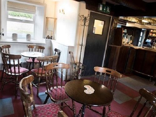 The Red Lion Inn Холмфирт Экстерьер фото